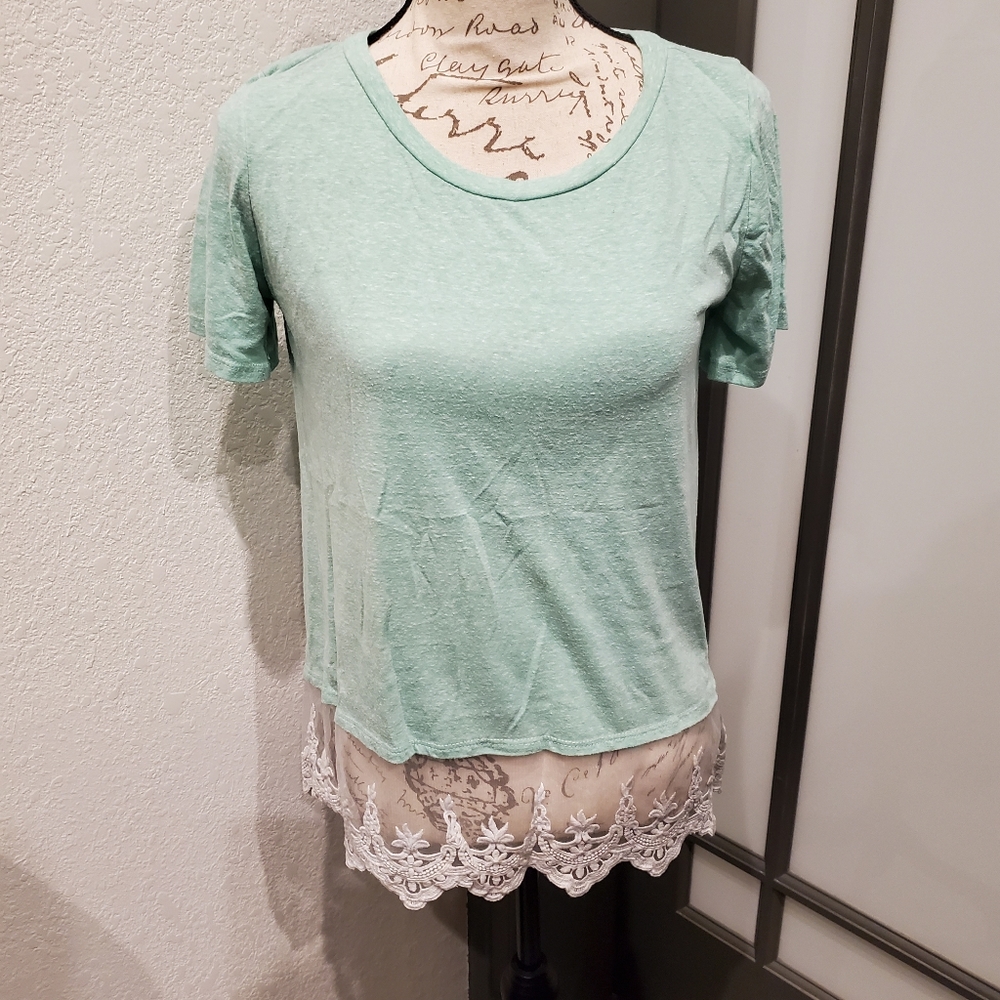 Zouk Medium Short Sleeve Tee with Lace Hem